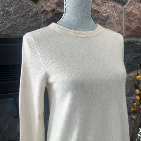 Club Monaco Cashmere Bow Sweater - Picture 9 of 12